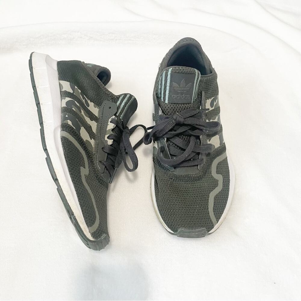 Adidas originals mens swift run X camo green athletic sneakers size 8